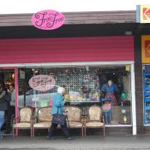 frou frou Obviously if there was a bigger pic i would have inserted that one not this one